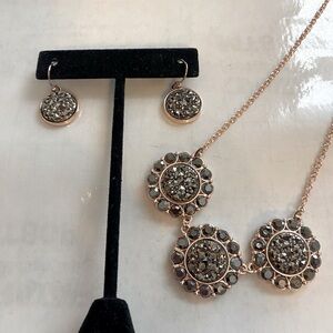 Woman’s Necklace and Earring Set